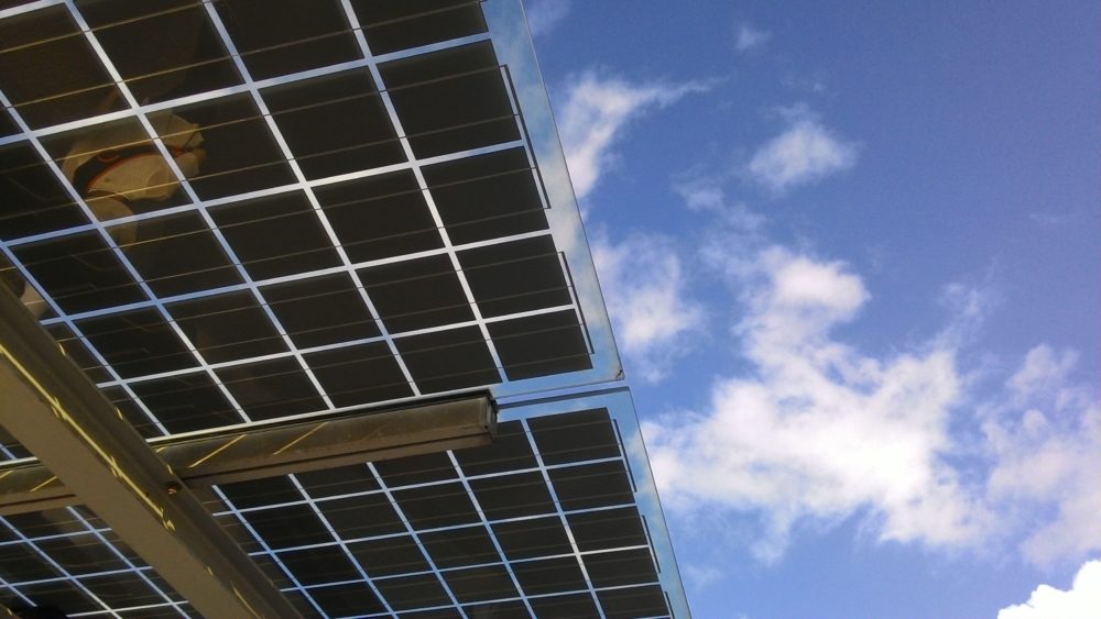 How Solar Power Technology Can Reduce Your Energy Costs And Carbon Footprint